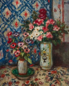 Georges D'Espagnat (1870-1950), Floral still life with tapestries