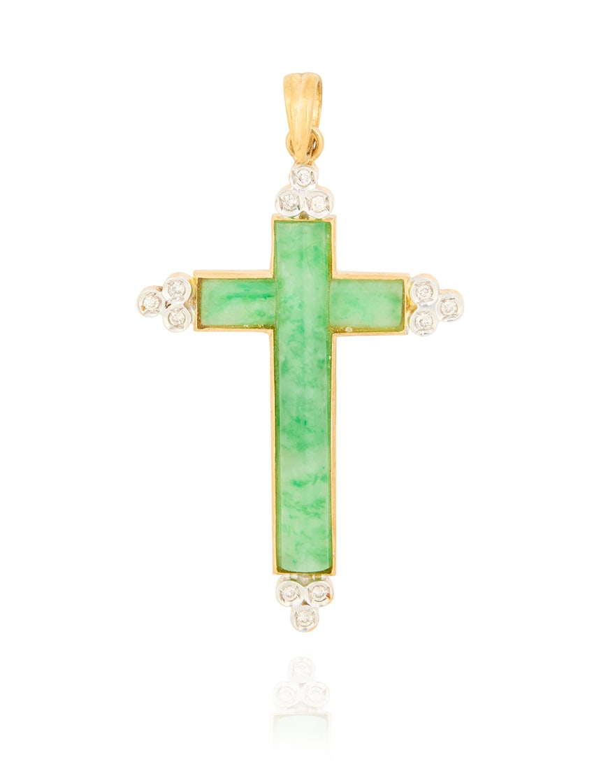 A 14K Gold, Jade and Diamond Pendant Cross: A 14K Gold, Jade and Diamond Pendant Cross Featuring long domed jade elements, accented by twelve round diamonds Measures: 1 3.4 x 1 in. 3.4 grams