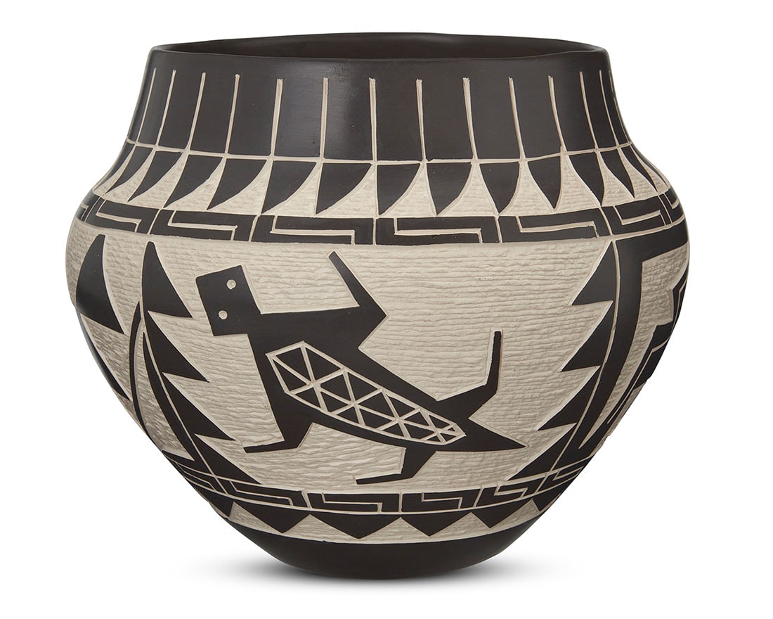 A Laguna Pueblo sgraffito pottery olla Late 20th century Incised to underside: PL / Laguna Likely (1 of 5)