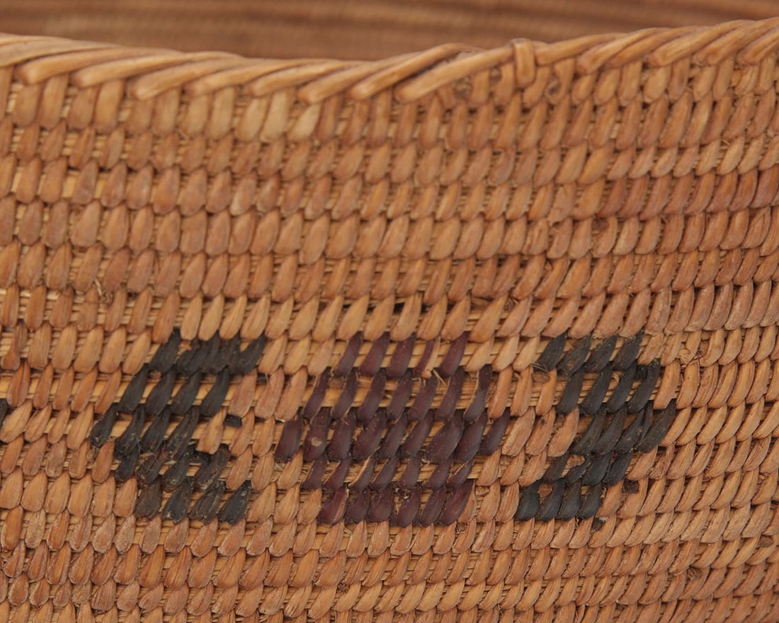 A large polychrome Yokuts basket - 6