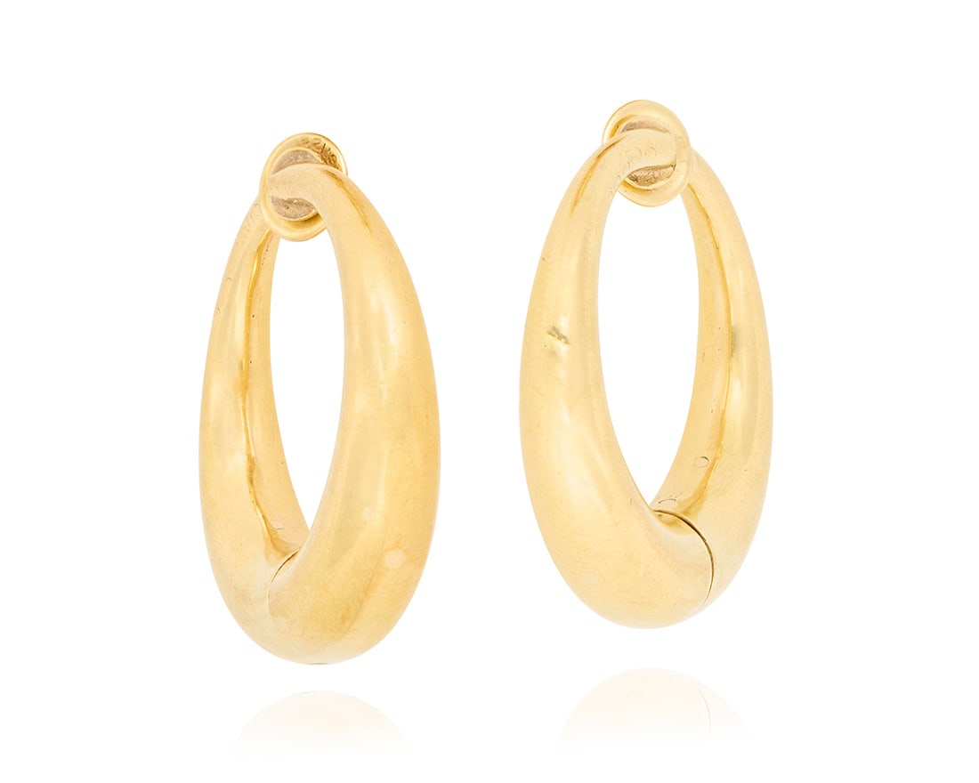 A Pair of 18K Gold Earrings (1 of 3)