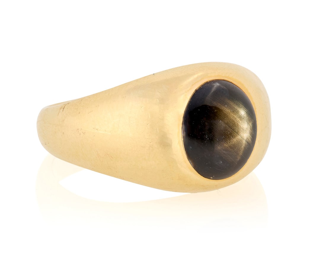 A 14K gold and Black Star Sapphire Ring (1 of 4)