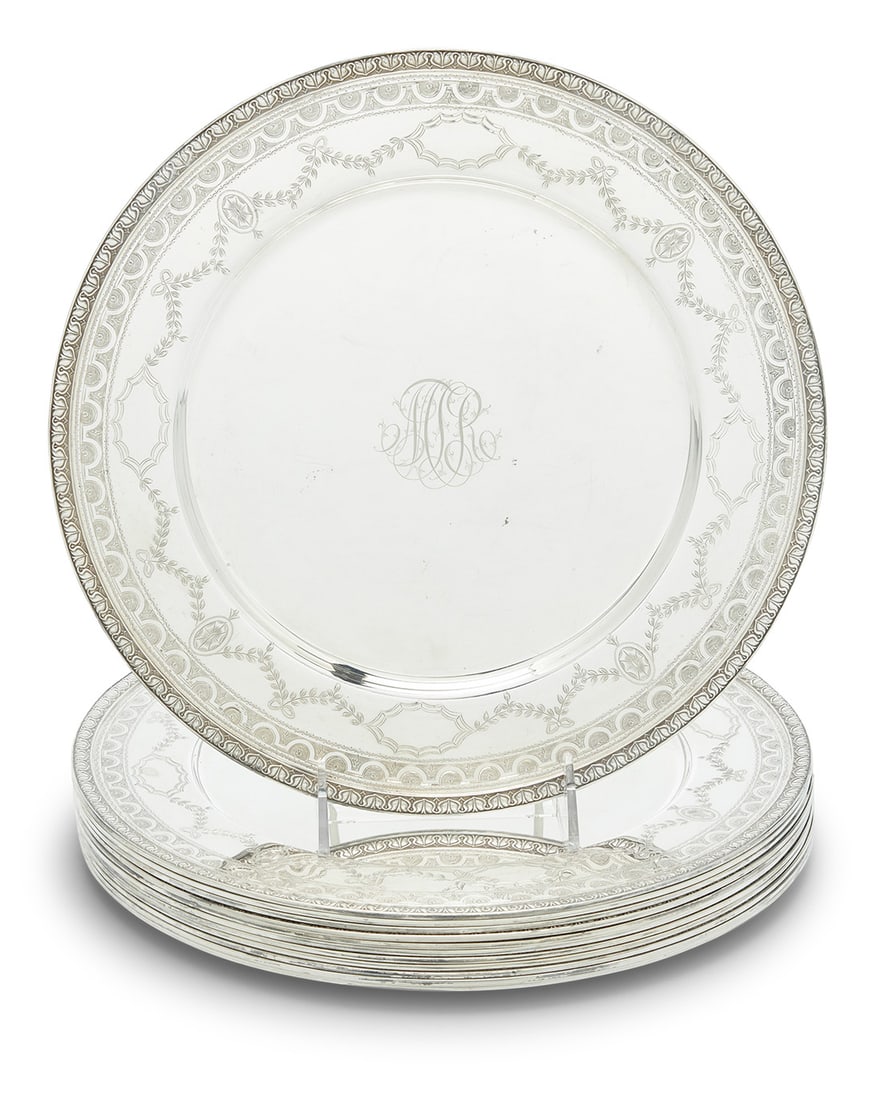 A set of twelve Hayes & McFarland sterling silver 'Harewood' dinner plates (1 of 18)
