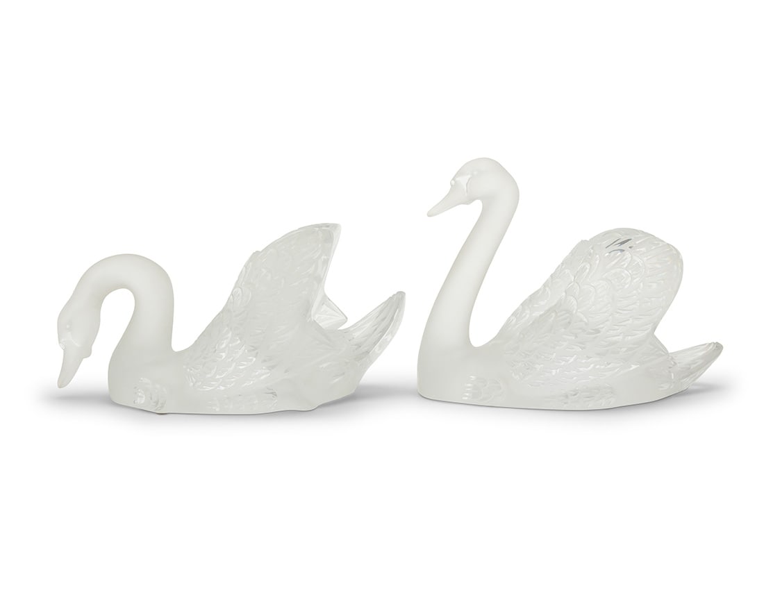 Two Lalique clear and frosted glass swans (1 of 7)