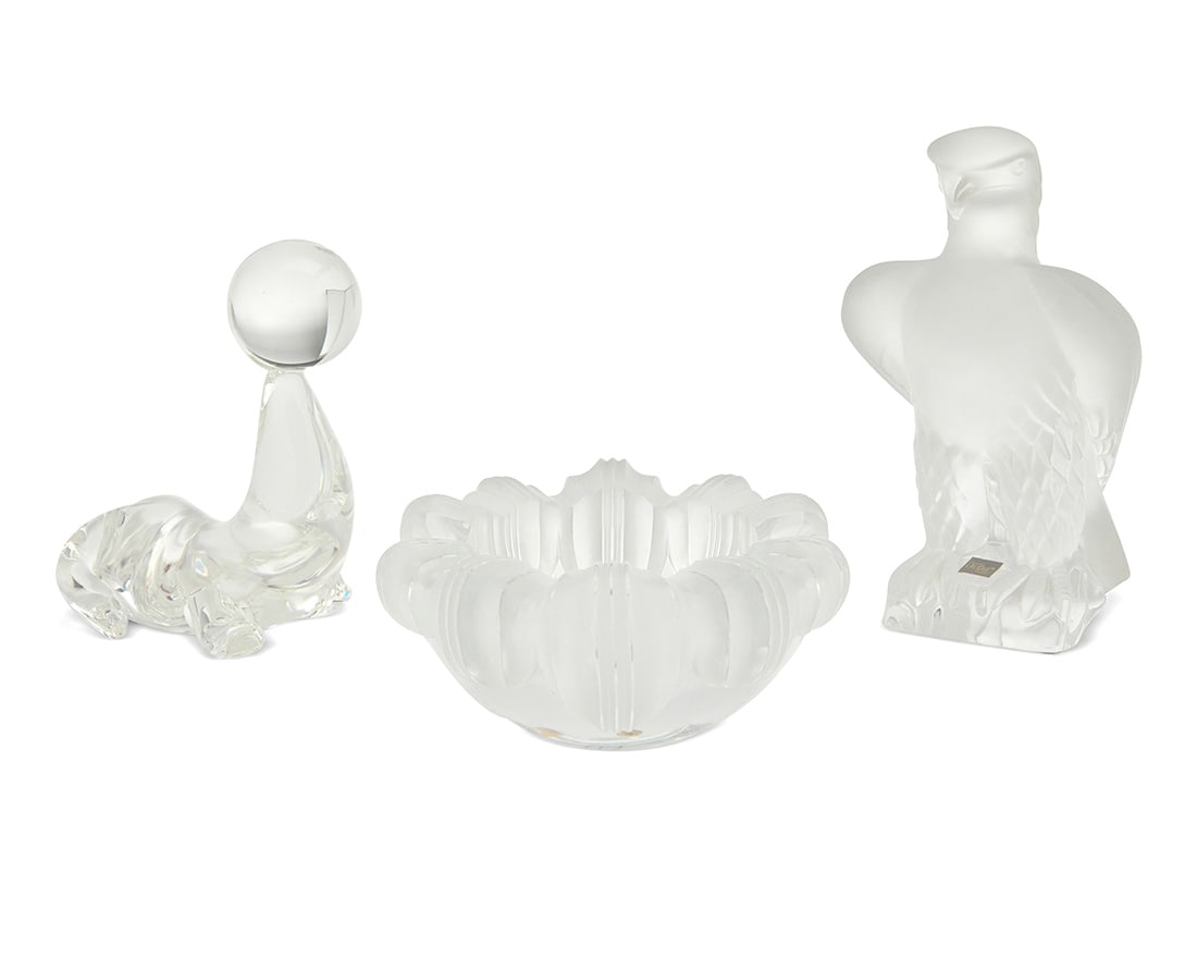 A group of Lalique and Steuben glass articles (1 of 6)