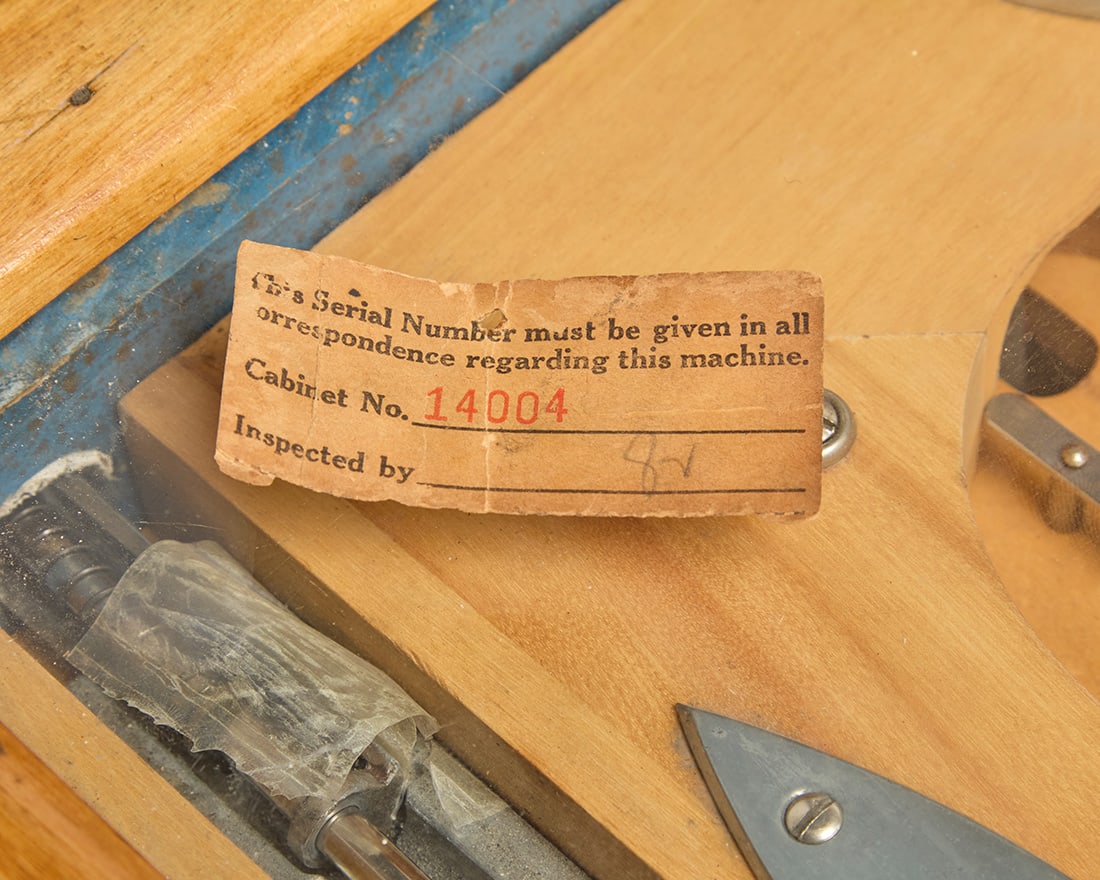 A Genco 'Roly Poly' pinball machine - 8