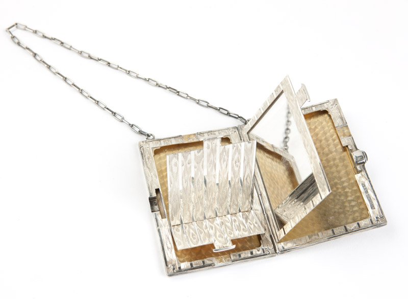 A silver vanity with sapphire closure and chain - 2