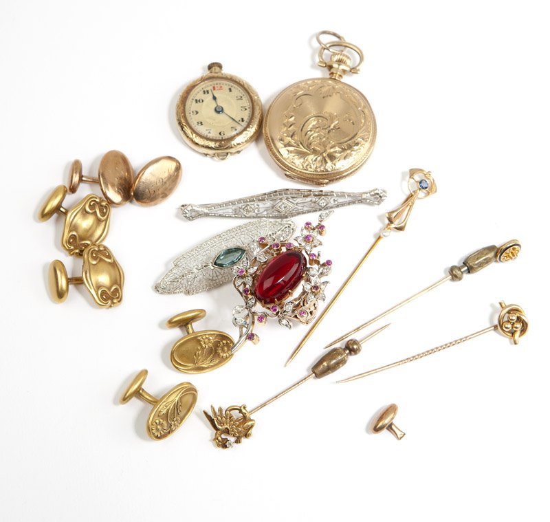 A group of various gold items