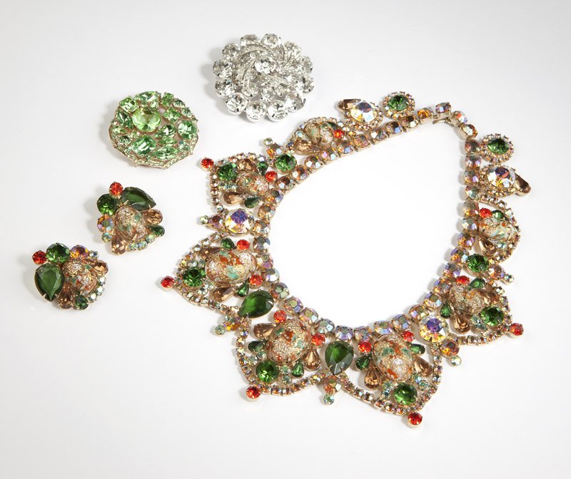 A collection of costume jewelry, Juliana, Weiss