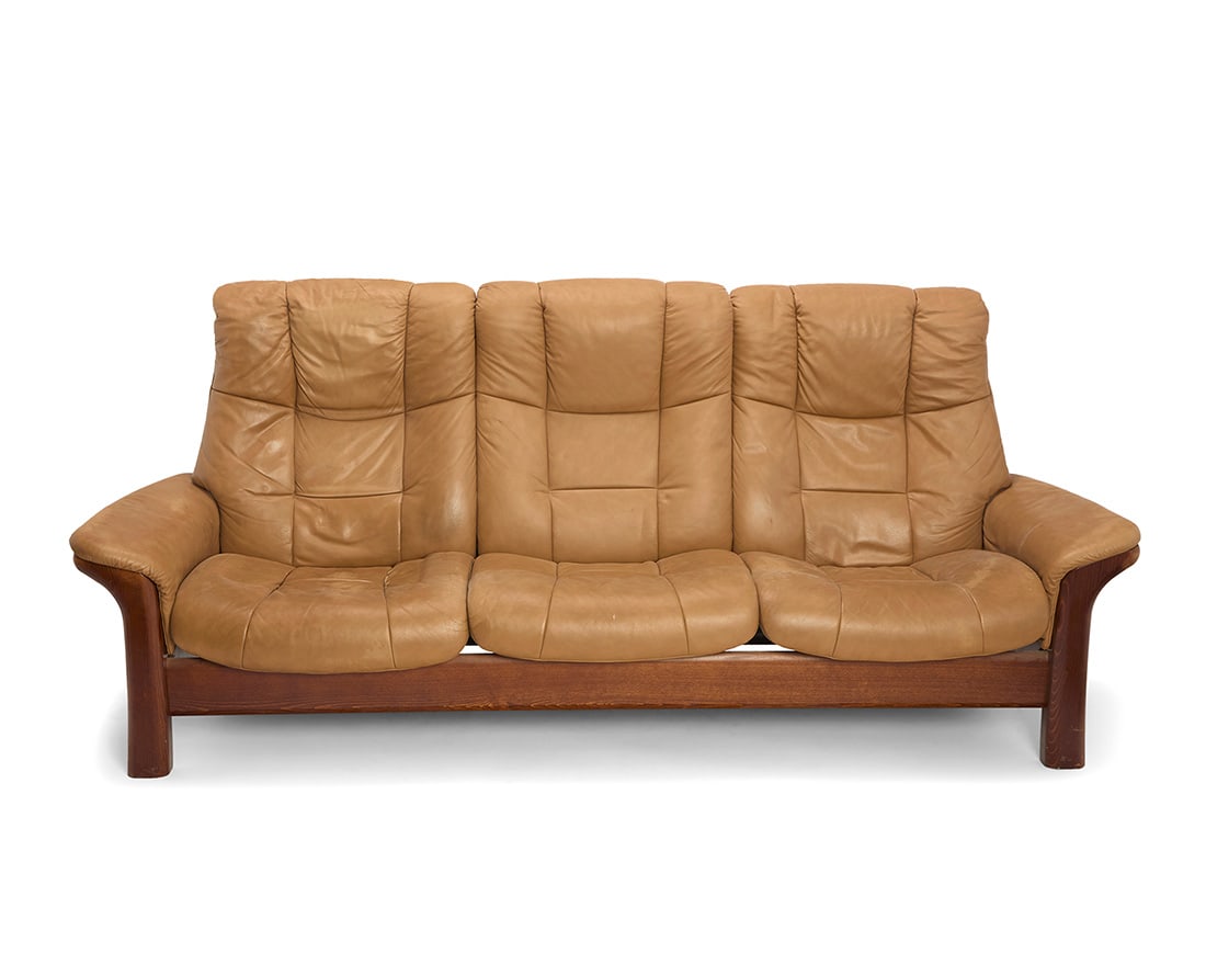 An Ekornes 'Stressless' reclining leather sofa (1 of 11)