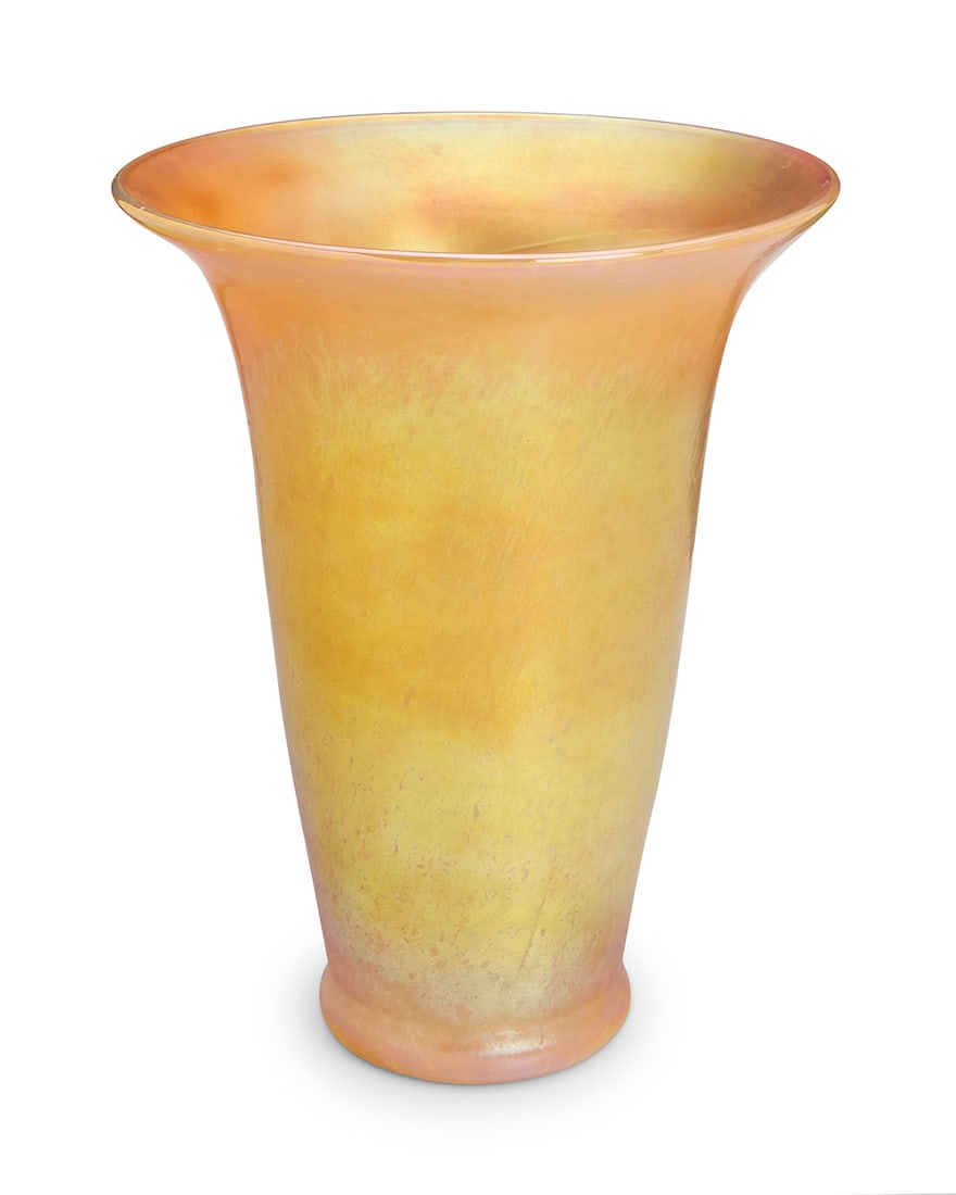 A Lundberg Studios iridescent glass vase (1 of 9)