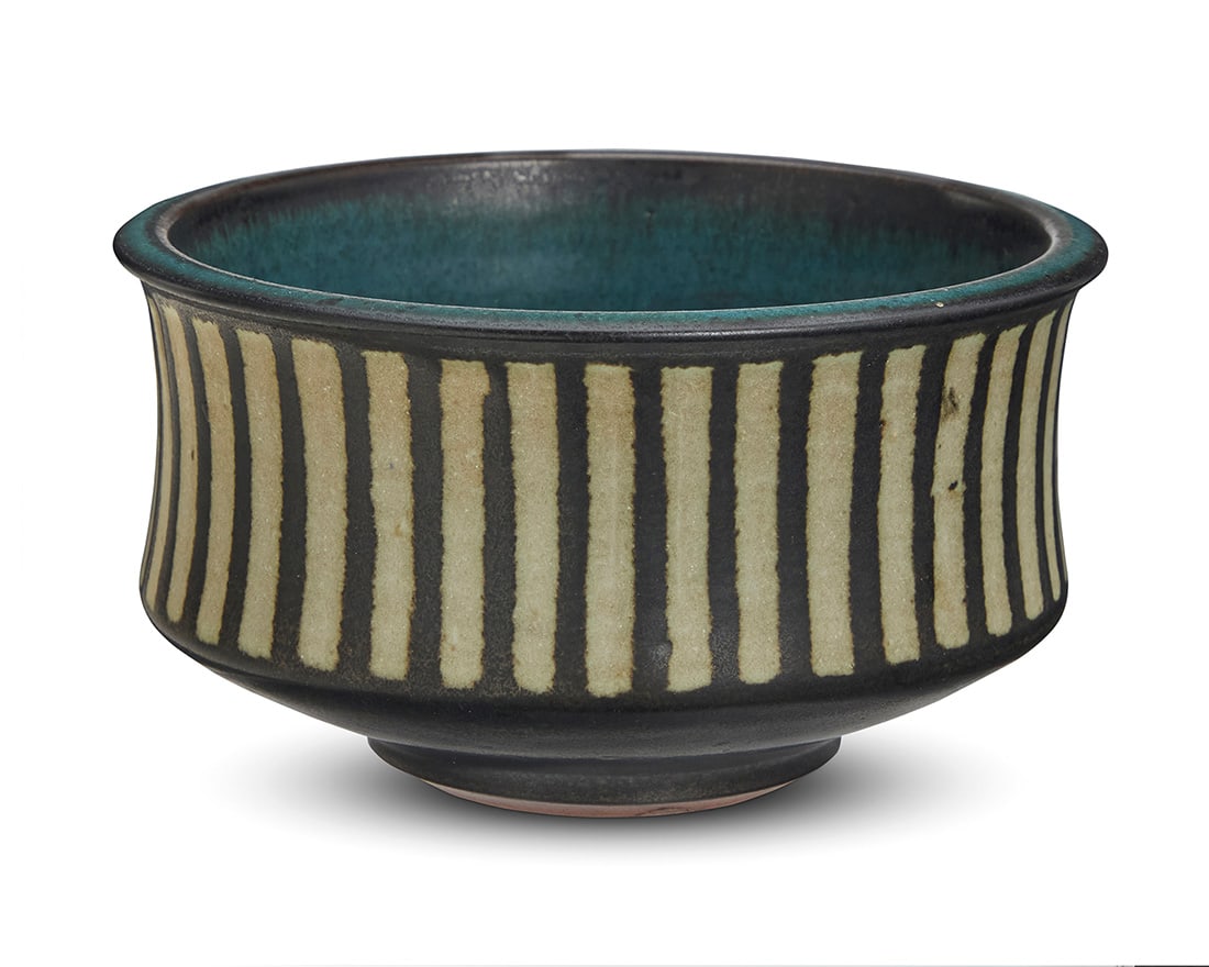 Harrison McIntosh (1914-2016), A glazed stoneware footed bowl, mid-20th century (1 of 5)