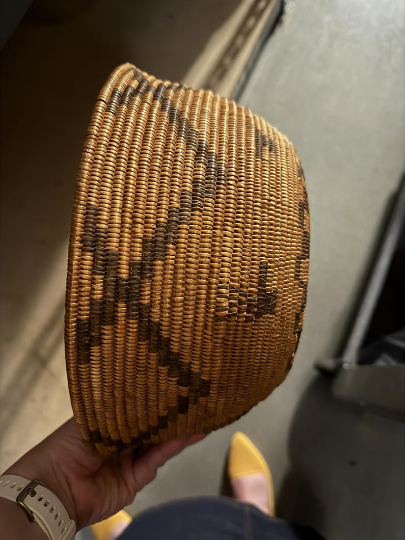 An Apache pictorial basket - 7