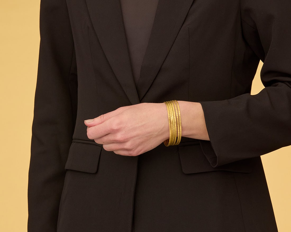 An 18K Gold and Ruby Bracelet - 4