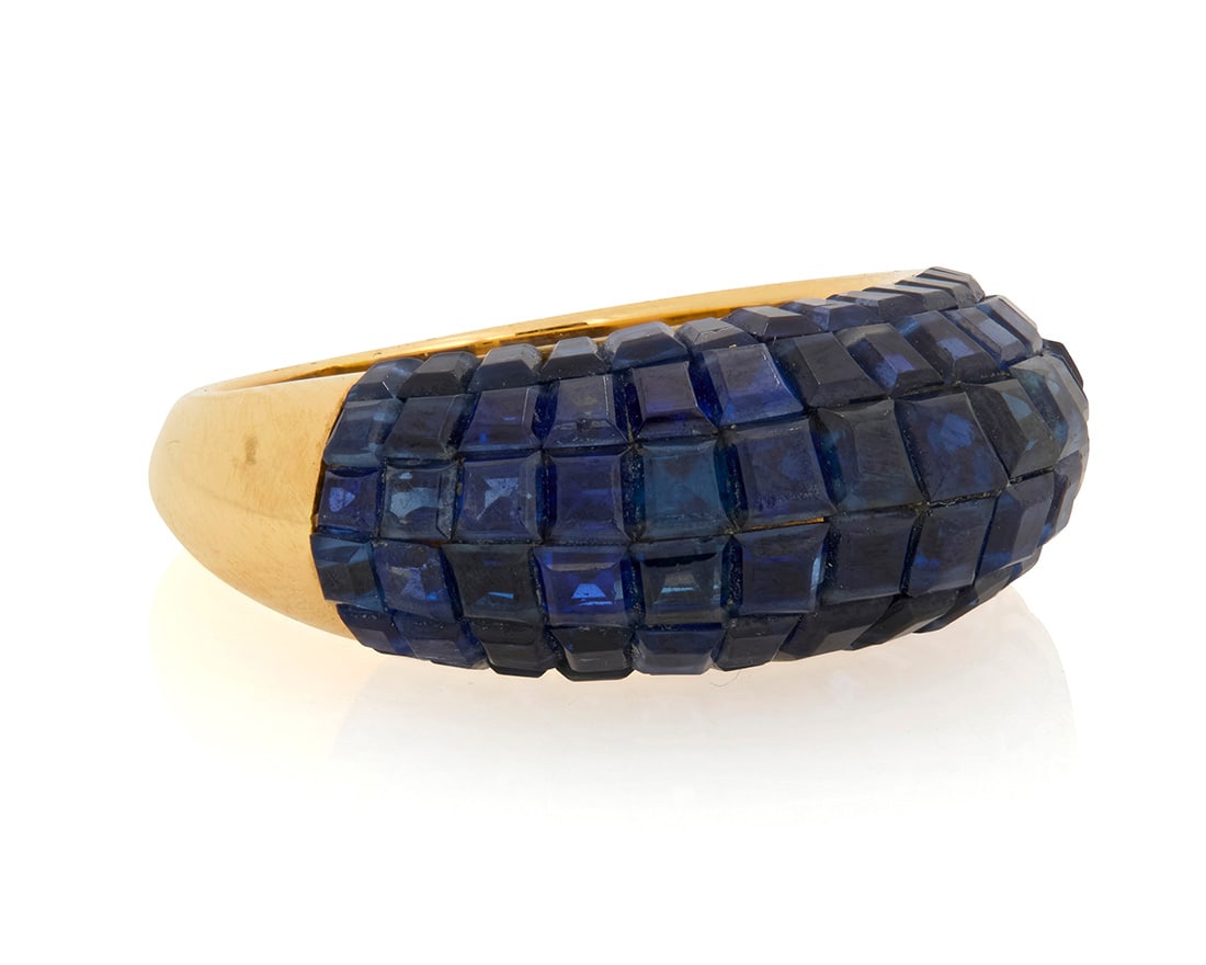 Van Cleef & Arpels: An 18K Gold and Sapphire 'Mystery-Set' Ring (1 of 5)