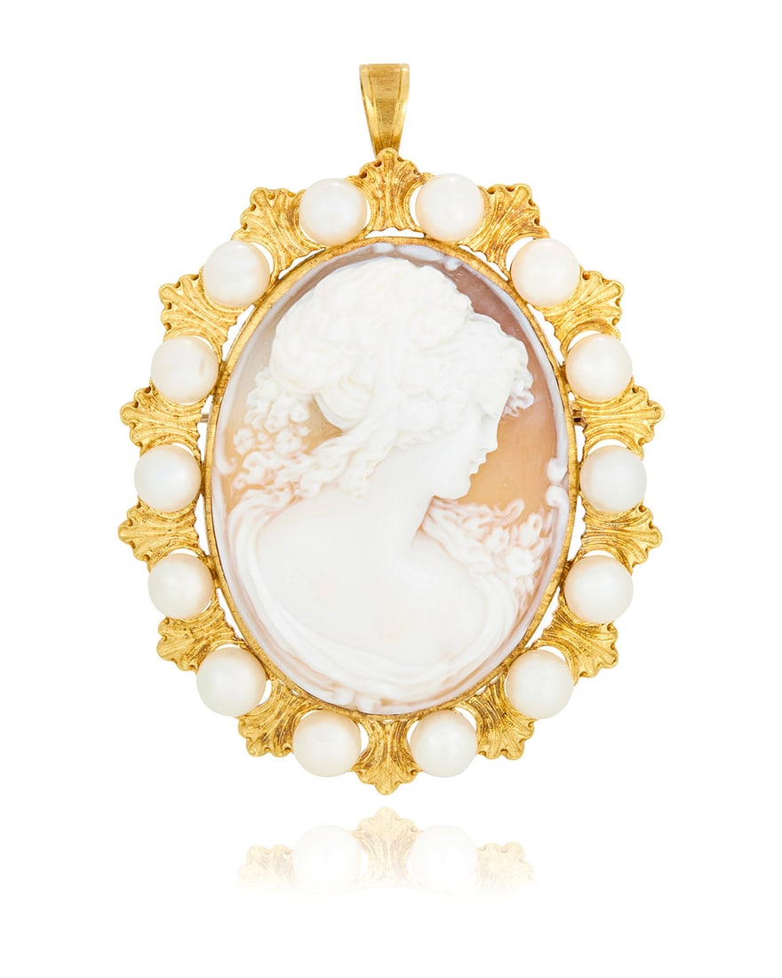 Buccellati: An 18K Gold and Shell Cameo Pendant/Brooch (1 of 3)