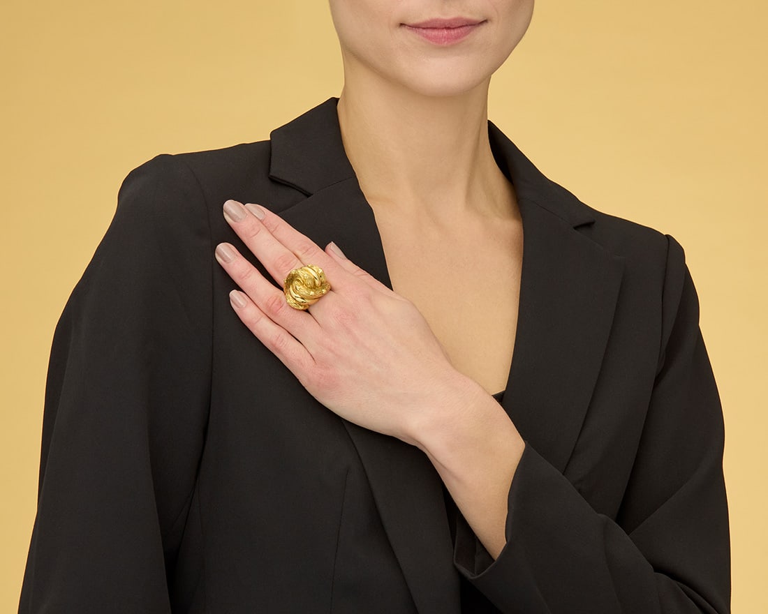 An 18K Gold Ring - 5