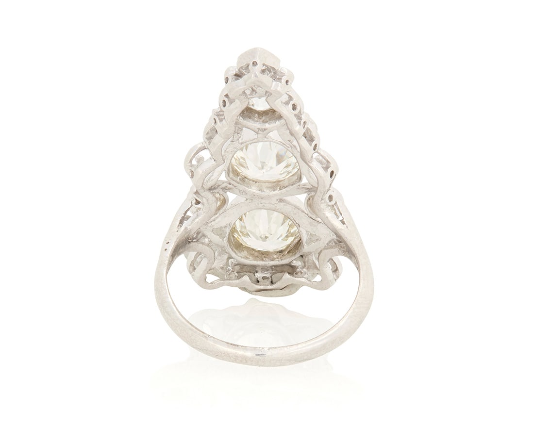 A Platinum and Diamond Ring - 3