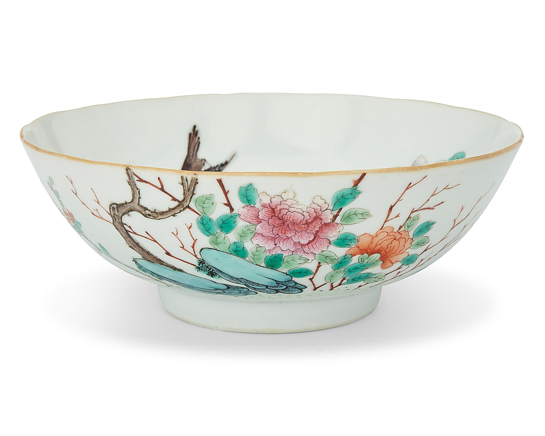 A Chinese enameled porcelain bowl (1 of 5)