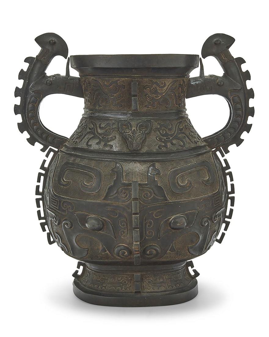 A Chinese bronze archaistic hu vessel (1 of 4)