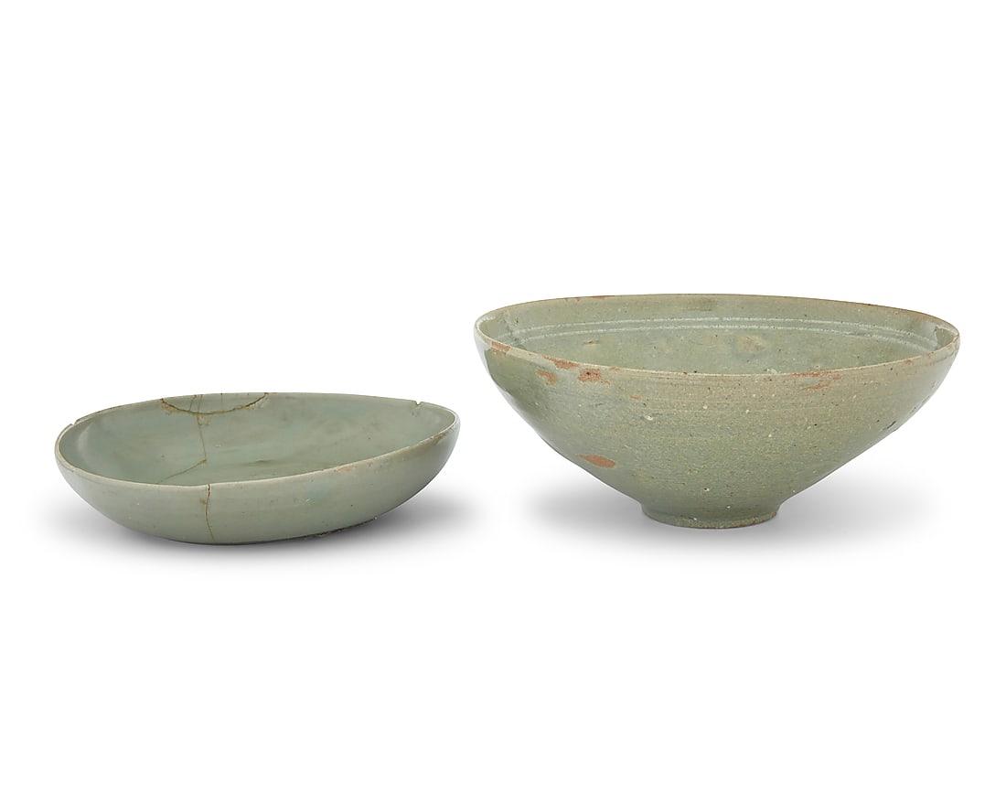 Two Korean celadon ceramic dishes - 2