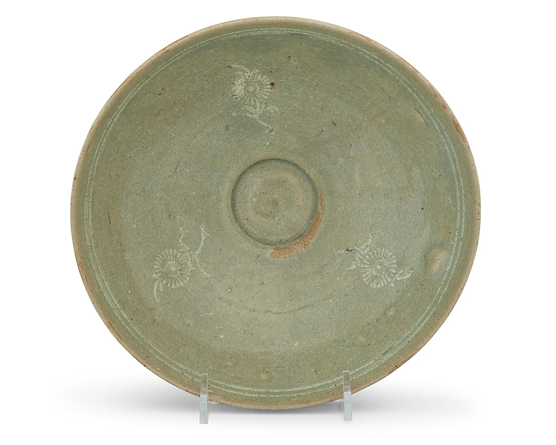 Two Korean celadon ceramic dishes - 3