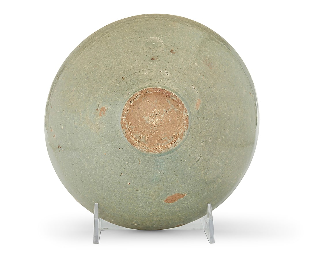 Two Korean celadon ceramic dishes - 4