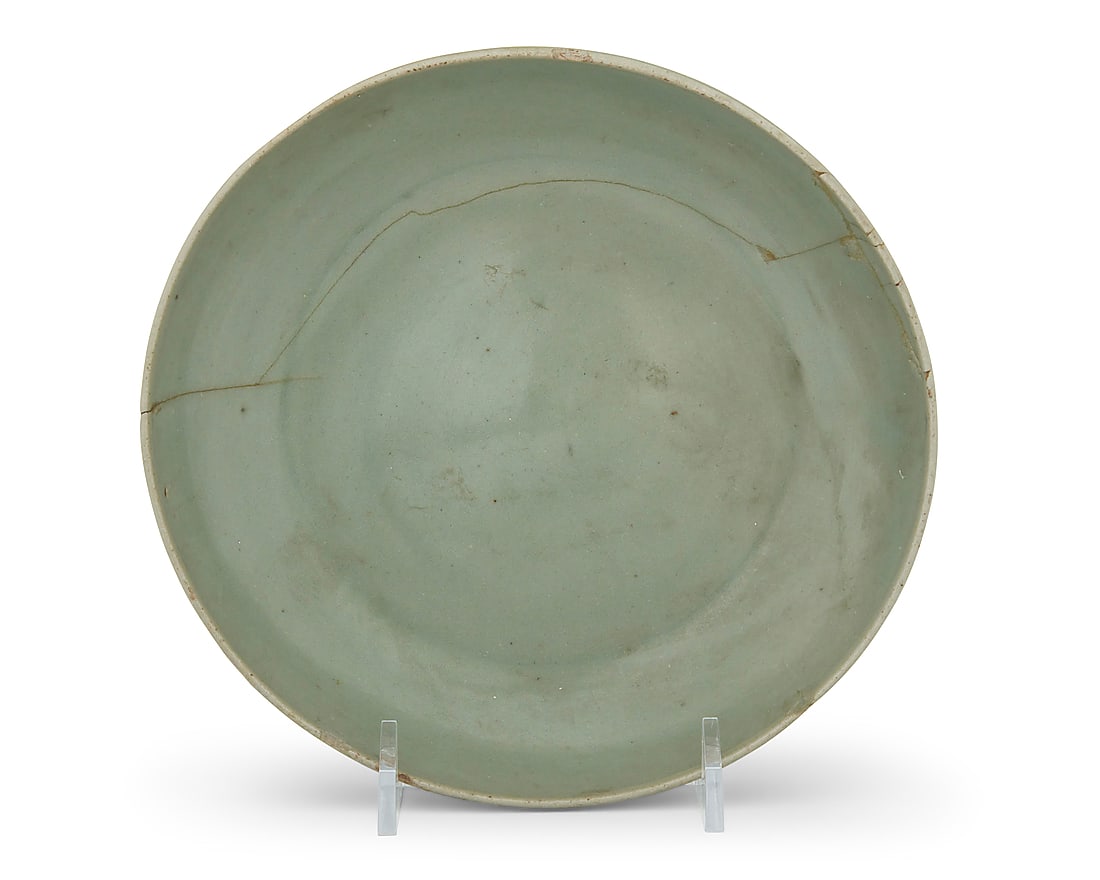 Two Korean celadon ceramic dishes - 5