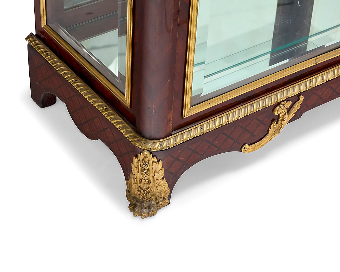 A Louis XV style gilt bronze mounted parquetry rosewood vitrine - 3