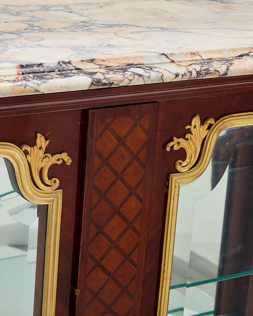 A Louis XV style gilt bronze mounted parquetry rosewood vitrine - 5