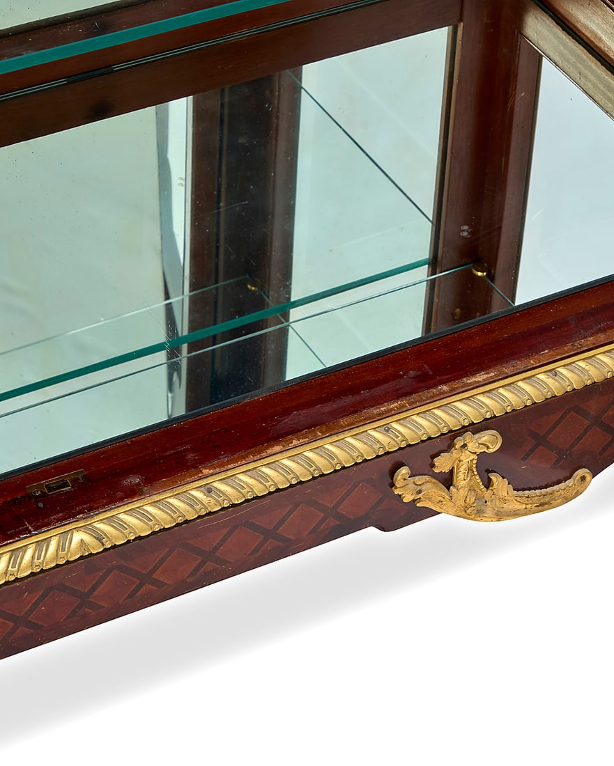 A Louis XV style gilt bronze mounted parquetry rosewood vitrine - 7