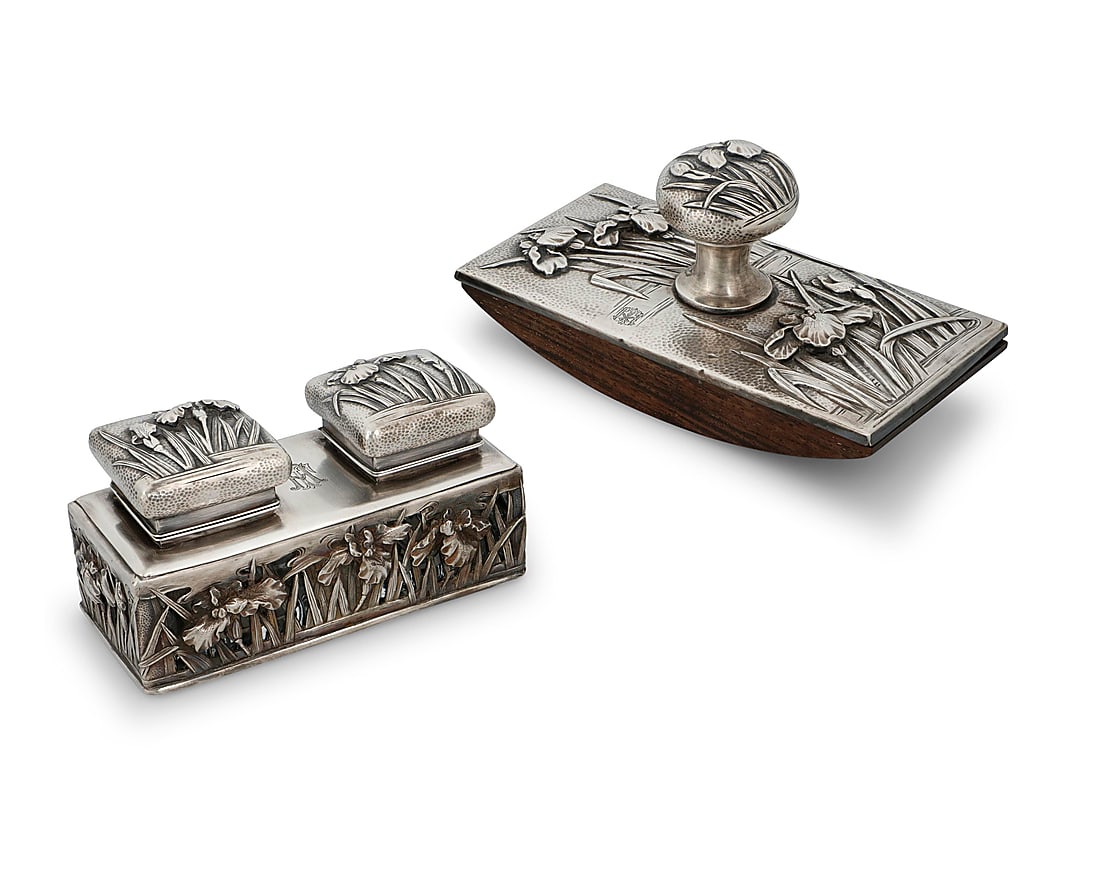 A Japanese sterling silver repousse inkwell and blotter (1 of 7)