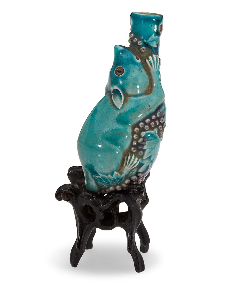 A Chinese porcelain squirrel snuff bottle (1 of 5)