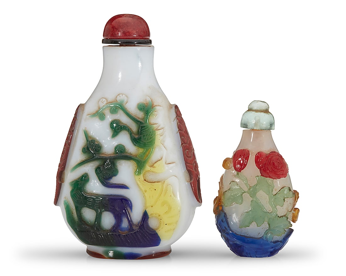 Two Chinese overlay glass snuff bottles (1 of 5)