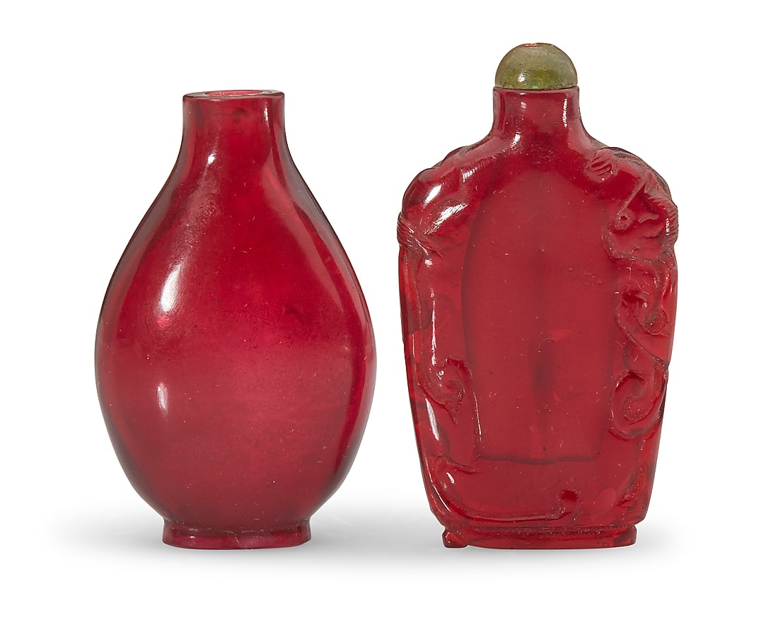 Two Chinese red glass snuff bottles (1 of 5)