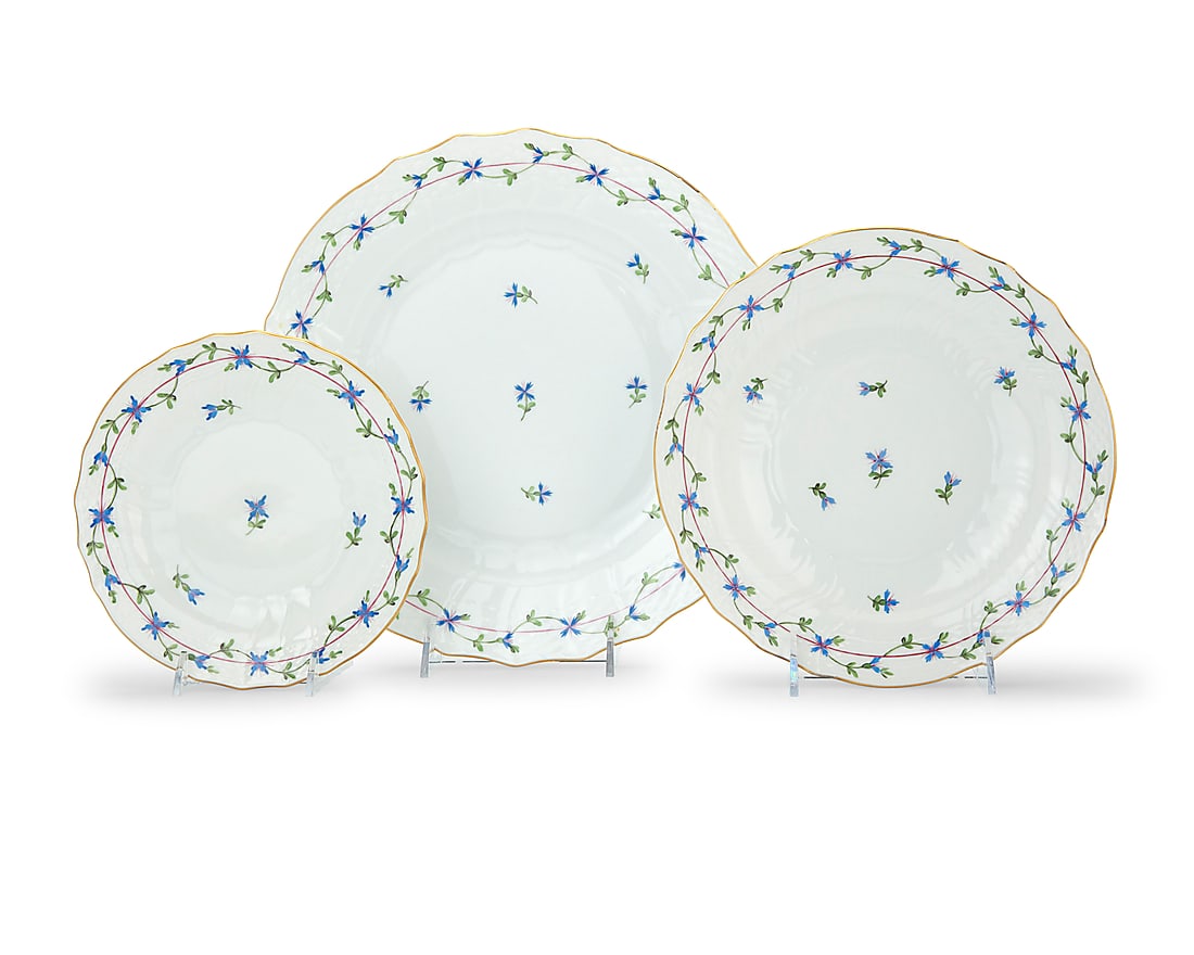 A Herend porcelain 'Blue Garland' part dinner service (1 of 4)