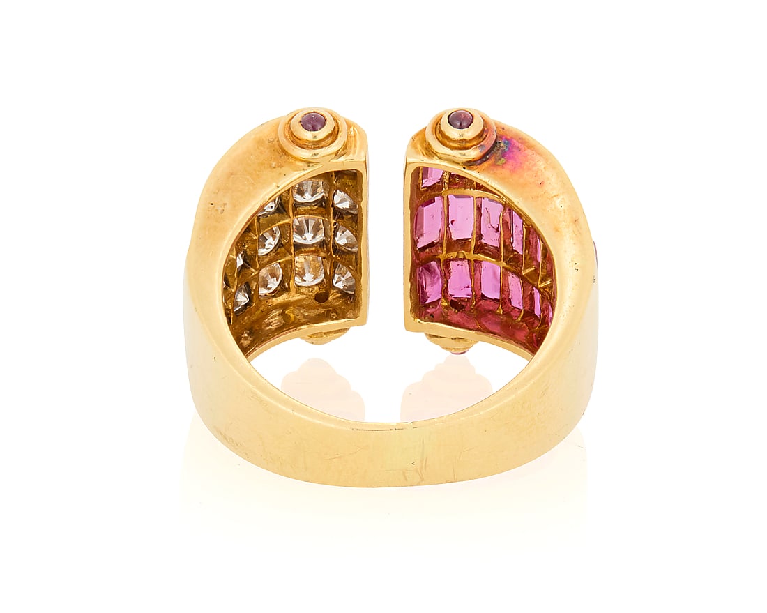 An 18K Gold, Diamond and Ruby Ring - 2