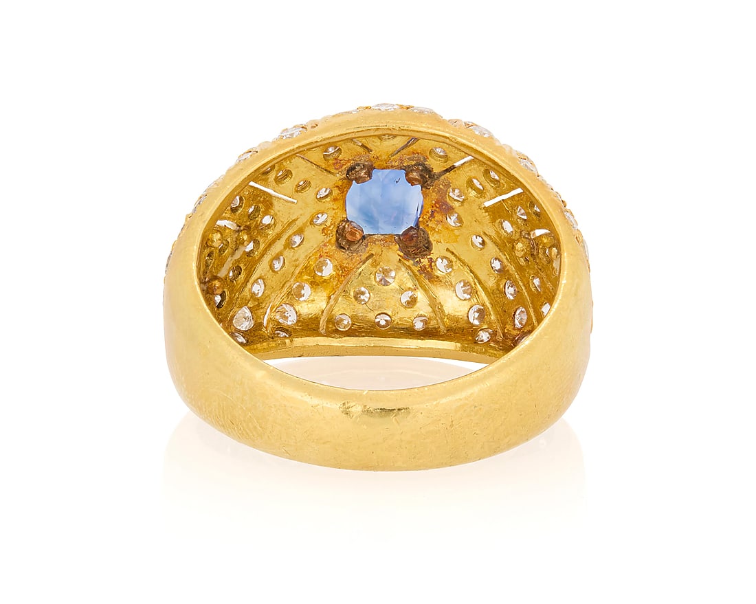 An 18K Gold, Sapphire and Diamond Ring - 2