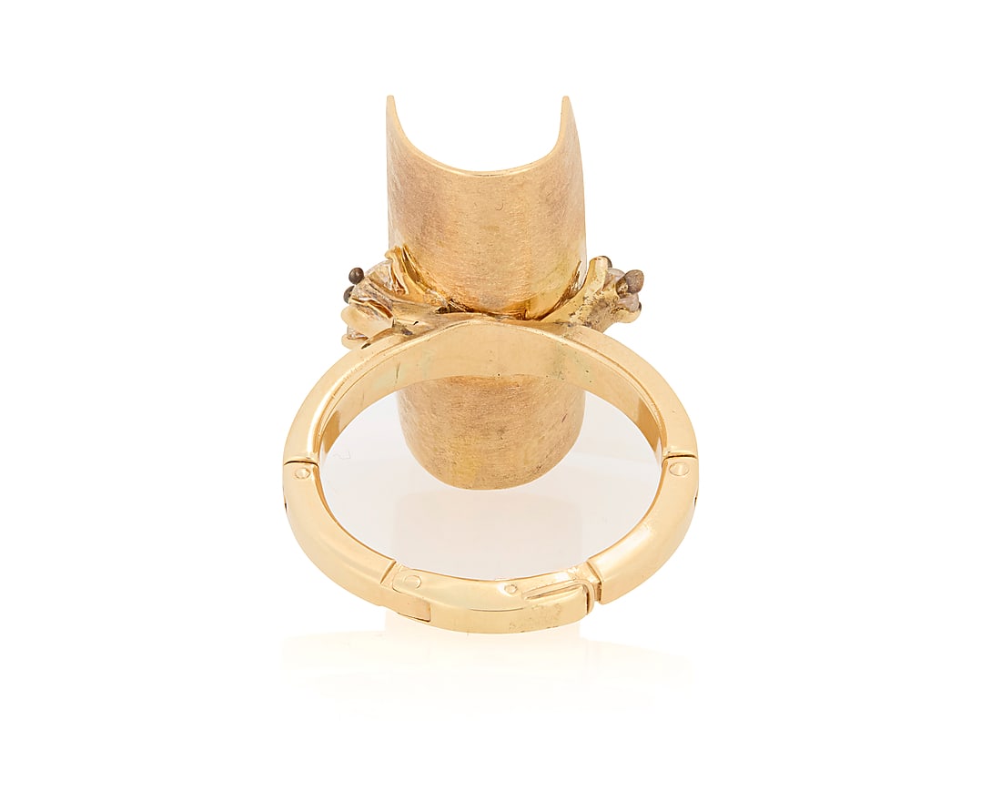 A 14K Gold and Topaz Ring - 2