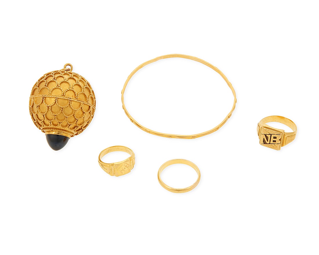 A Group of 22K Gold Jewelry (1 of 2)
