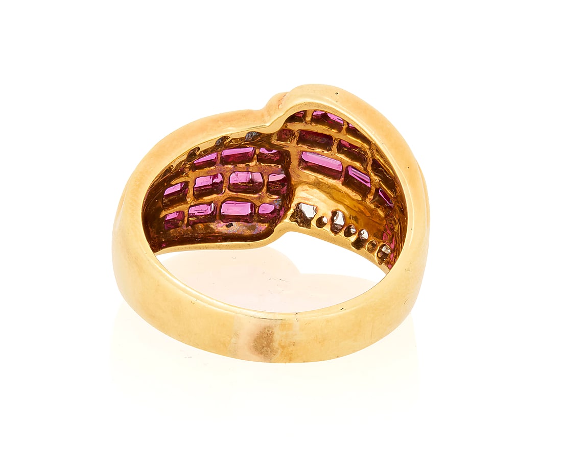 An 18K Gold, Ruby and Diamond Ring - 3