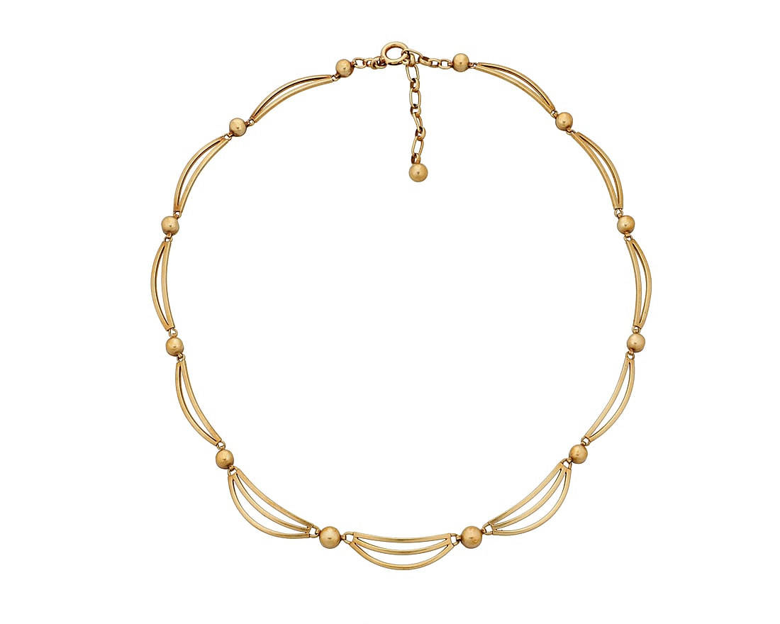 A 14K Gold Necklace: A 14K Gold Necklace Of a graduated scallop link design Length: 16 - 18 in. with extender 12.7 grams gross