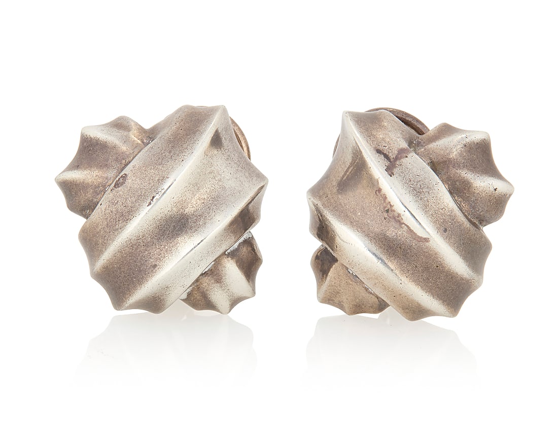Angela Cummings: A Pair of Silver Ear Clips (1 of 2)