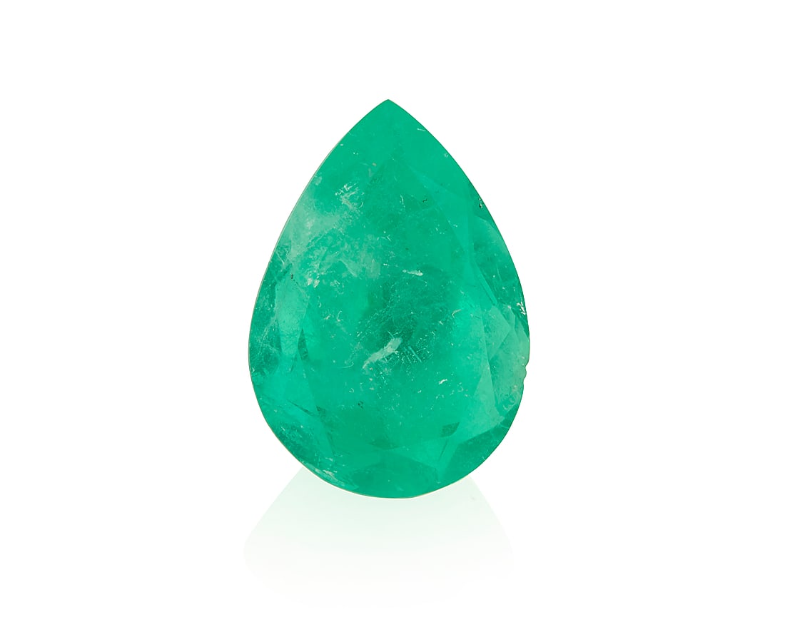 A Loose Emerald: A Loose Emerald Weighing approximately 6.28 carats Provenance: The Collection of Hector and Cuqui Sanchez, Things Of Long Ago, Pico Rivera, CA