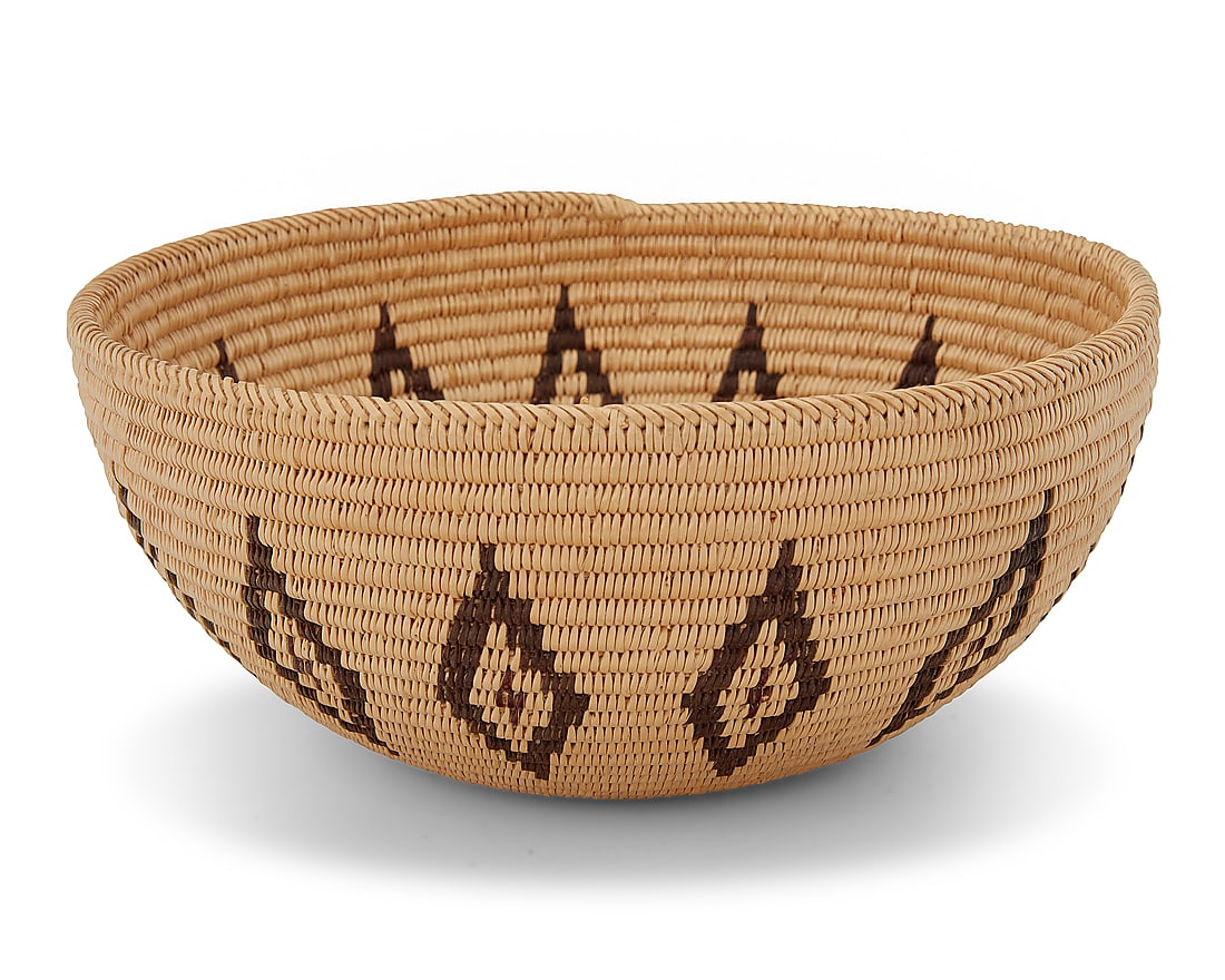 A Mono Lake Paiute basketry bowl (1 of 6)