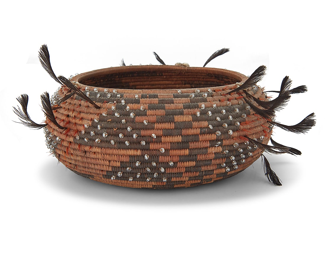 A Pomo beaded gift basket (1 of 6)