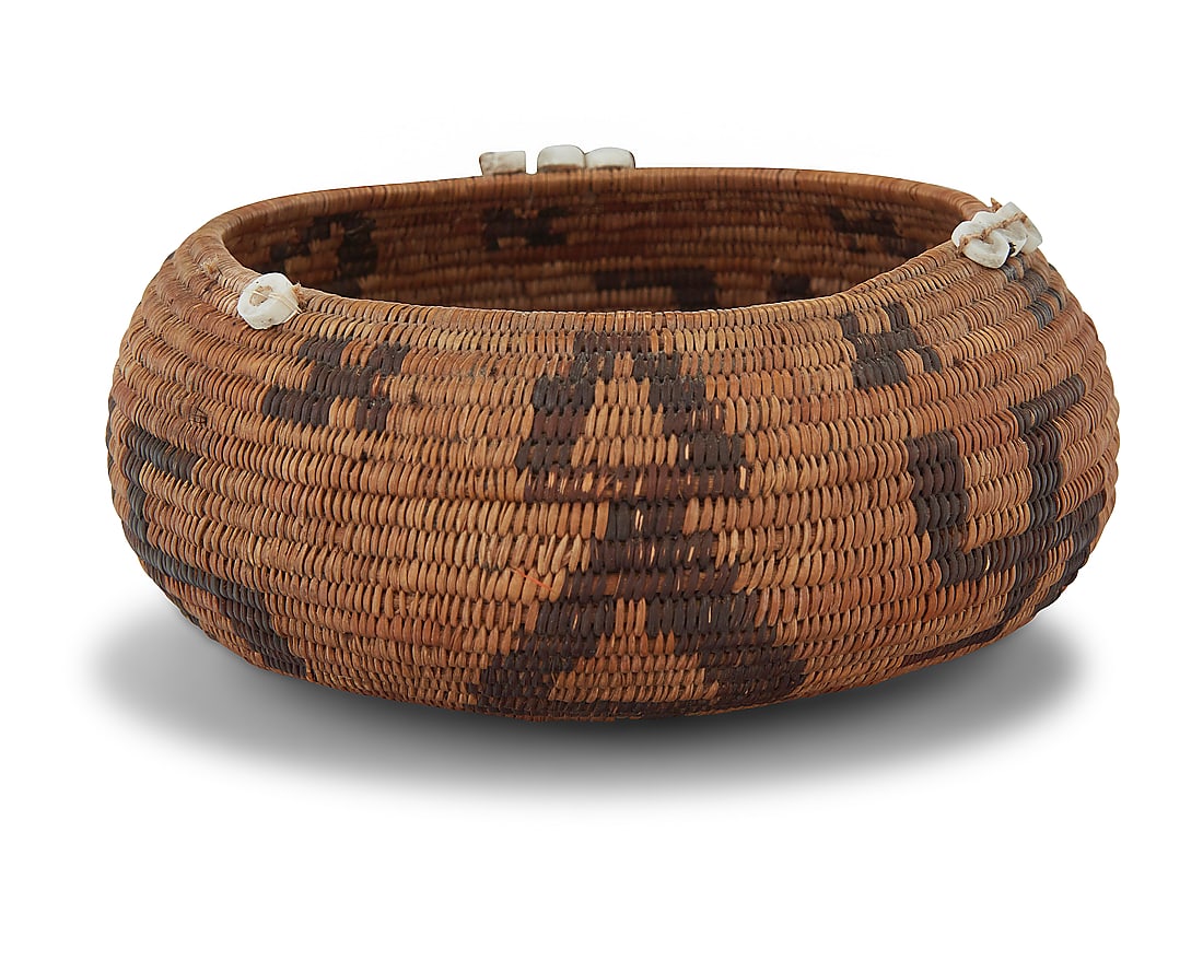A Pomo beaded gift basket (1 of 6)