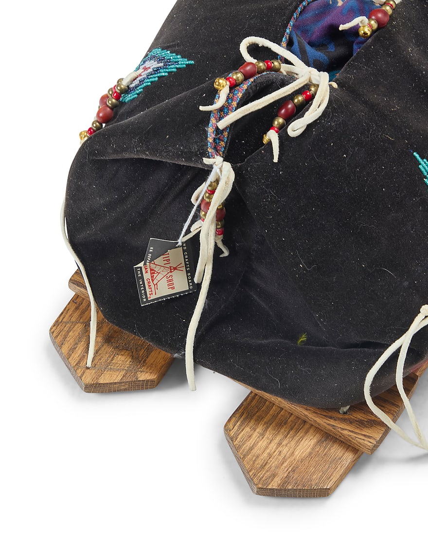 A Plains style beaded cradle - 7