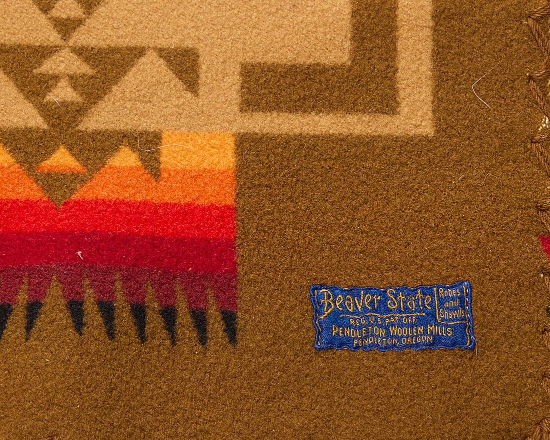 Three Pendelton wool blankets - 8