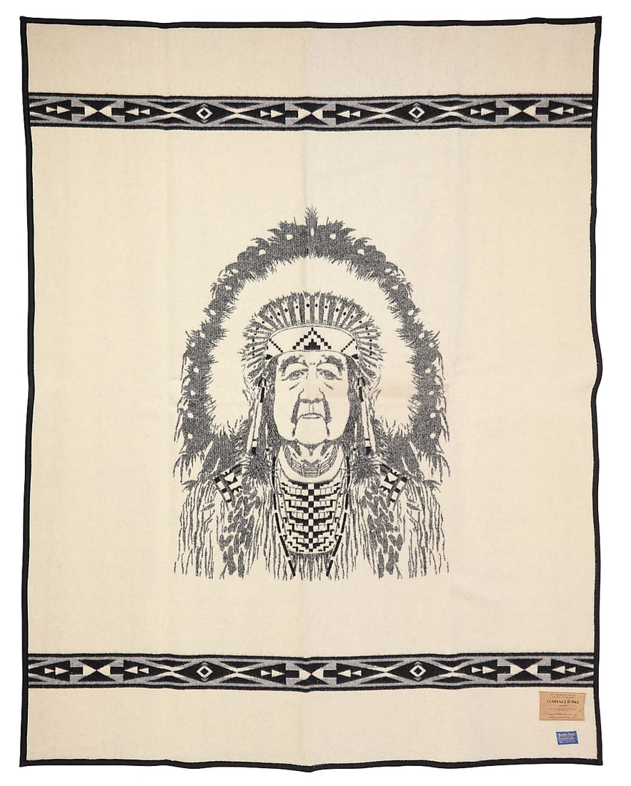 Three Pendleton wool blankets - 6